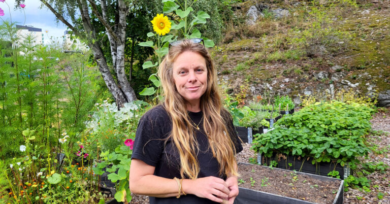Sofia Rydergård projektledare för Gröna Gårdar och trädgårdsmästare hos IKANO Bostad