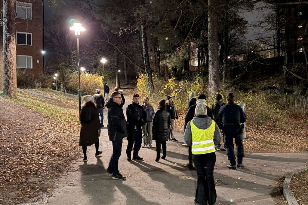 Trygghetsvandring hösten 2024 runt Ikano Bostad, Micasa, Sisab och Stockholm Parkerings områden.