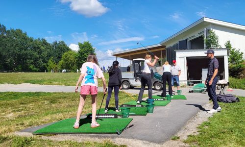 Golfskola för tjejer